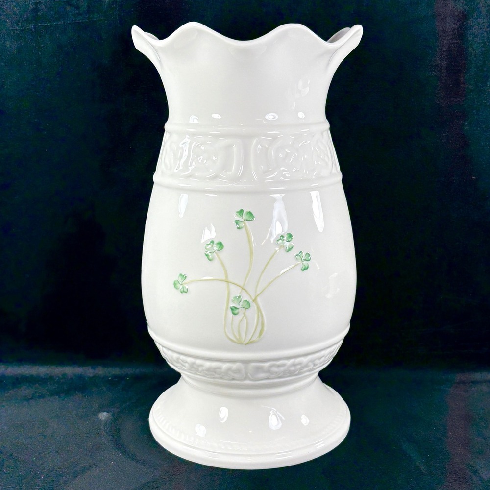Vtg Belleek Tara 12" Vase 11th Green Mark Shamrocks Celtic Knot Scalloped Rim‎ - Picture 3 of 14
